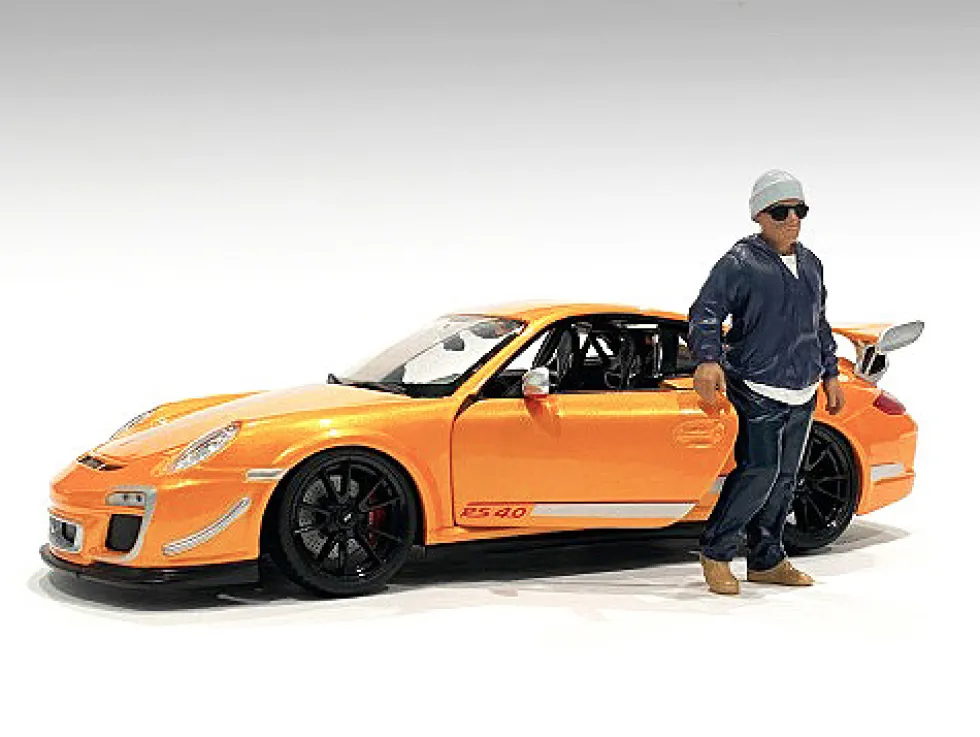 Car Meet 1 Figurine IV 1/24 Scale Models American Diorama 76380