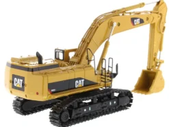 CAT Caterpillar 365B L Series II Hydraulic Excavator Two Figurines Core Classics Series 1/50 Diecast Model Diecast Masters 85058 C
