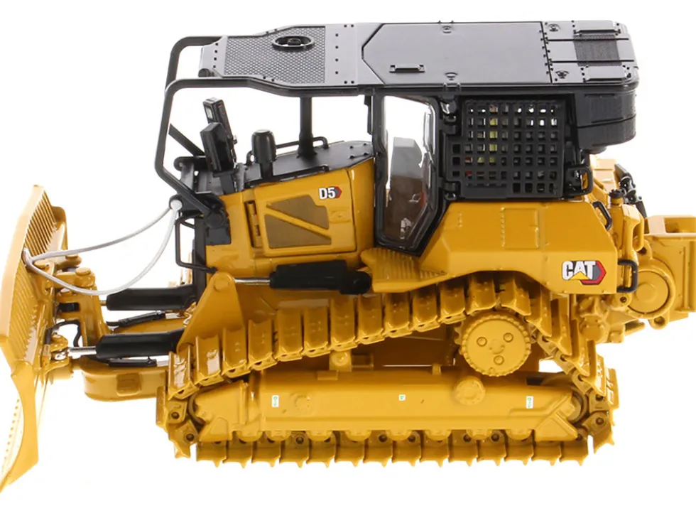 CAT Caterpillar D5 LGP Track Type Tractor Fire Dozer Yellow Operator High Line Series 1/50 Diecast Model Diecast Masters 85952