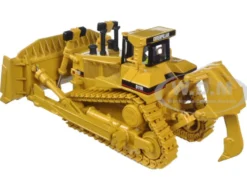 CAT Caterpillar D11R Track Type Tractor with operator 1/50 Diecast Model Diecast Masters 85025 C
