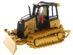 CAT Caterpillar D3 Track Type Dozer Operator High Line Series 1/50 Diecast Model Diecast Masters 85673
