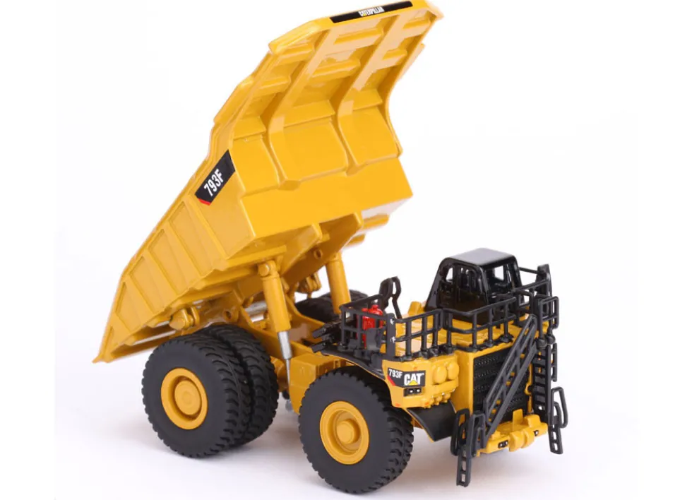 CAT Caterpillar 793F Mining Truck Operator High Line Series 1/125 Diecast Model Diecast Masters 85518