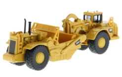 CAT Caterpillar 627G Wheeled Scraper Tractor with Operator High Line Series 1/87 HO Diecast Model Diecast Masters 85134