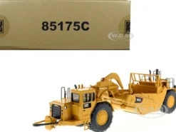 CAT Caterpillar 657 G Wheel Tractor Scraper with Operator Core Classics Series 1/50 Diecast Model Diecast Masters 85175 C