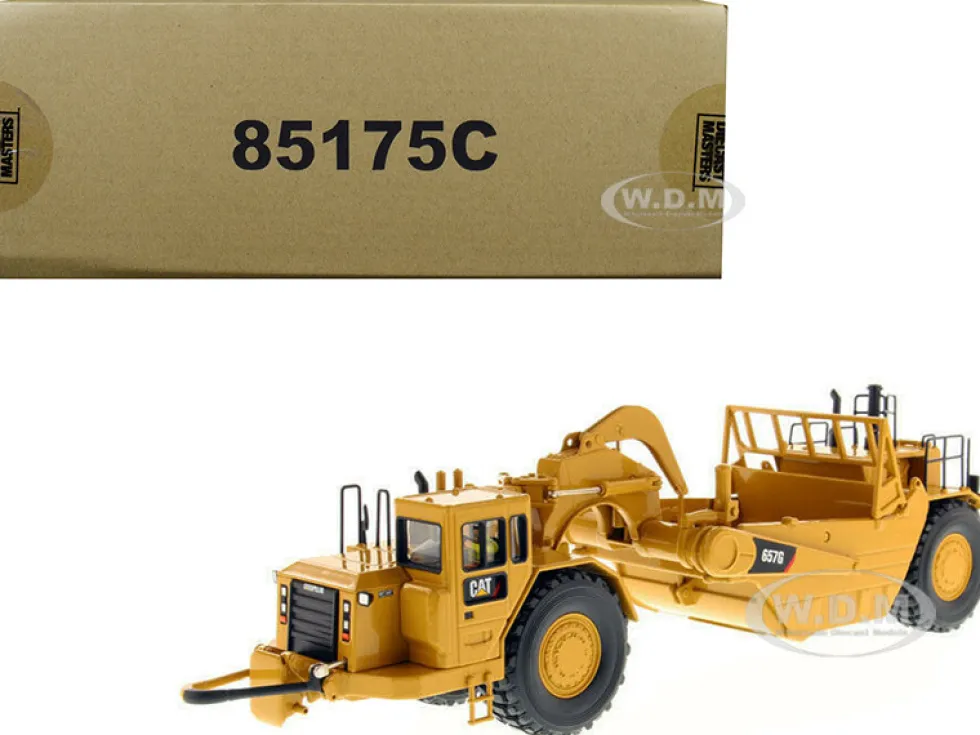 CAT Caterpillar 657 G Wheel Tractor Scraper with Operator Core Classics Series 1/50 Diecast Model Diecast Masters 85175 C