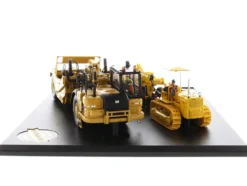 CAT Caterpillar 621K Tractor Scraper CAT Caterpillar D7 Track-Type Tractor No. 70 Scraper Set Evolution Series 1/50 Diecast Models Diecast Masters 85563