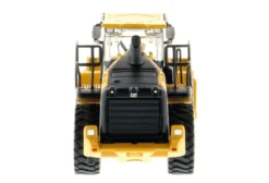 CAT Caterpillar 972M Wheel Loader Operator High Line Series 1/87 HO Scale Diecast Model Diecast Masters 85949