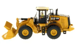 CAT Caterpillar 972M Wheel Loader Operator High Line Series 1/87 HO Scale Diecast Model Diecast Masters 85949