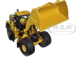 CAT Caterpillar 982M Wheel Loader with Operator High Line Series 1/50 Diecast Model Diecast Masters 85292