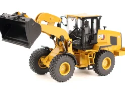 CAT Caterpillar 930 Wheel Loader with Operator Yellow 