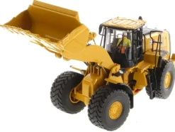 CAT Caterpillar 980 Wheel Loader Yellow with Operator High Line Series 1/50 Diecast Model Diecast Masters 85684