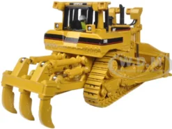 Caterpillar D8R Series II Track Type with Operator 1/50 Diecast Model Diecast Masters 85099 C