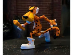 Chester Cheetah 5 5 Figure with Accessories and Alternate Head and Hands Cheetos Crunchy model Jada 34048