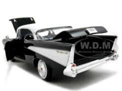 1957 Chevrolet Bel Air Black 1/24 Diecast Car Model Motormax 73228