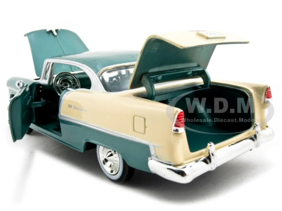 1955 Chevrolet Bel Air Green 1/24 Diecast Model Car Motormax 73229