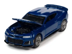 2018 Chevrolet Camaro ZL1 Hyper Blue Metallic Modern Muscle Limited Edition 13000 pieces Worldwide 1/64 Diecast Model Car Auto World 64302 AWSP059 A