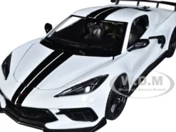 2020 Chevrolet Corvette Stingray Coupe White Black Stripes Special Edition Series 1/24 Diecast Model Car Maisto 31534