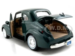 1939 Chevrolet Coupe Green 1/24 Diecast Model Car Motormax 73247