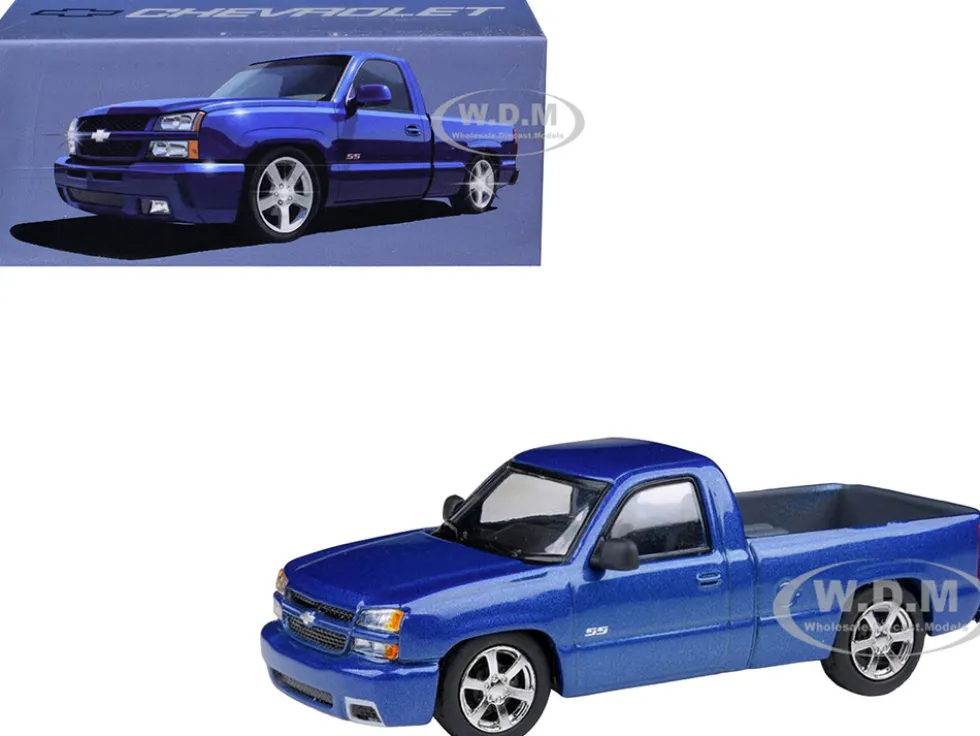 2006 Chevrolet Silverado 'Cateye' Pickup Truck Ming Blue Metallic 1/64 Diecast Model Car by Paragon Models