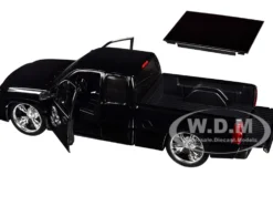 2006 Chevrolet Silverado Custom Pickup Truck Black 