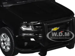 2017 Chevrolet Silverado 1500 LT Z71 Crew Cab Pickup Truck Black and White with Flashing Light Bar and Front and Rear Lights and Sounds 1/27 Diecast Model Car by Motormax