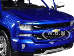 2017 Chevrolet Silverado 1500 LT Z71 Crew Cab Blue 1/27 Diecast Model Car Motormax 79348