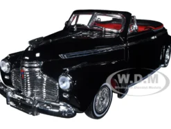 1941 Chevrolet Special Deluxe Convertible Black Red Interior Low Rider Collection 1/24 Diecast Model Car Welly 22411