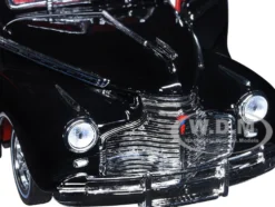 1941 Chevrolet Special Deluxe Convertible Black Red Interior Low Rider Collection 1/24 Diecast Model Car Welly 22411
