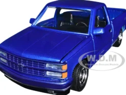 1992 Chevrolet 454 SS Pickup Truck Blue Metallic 1/24 Diecast Model Car Motormax 73203