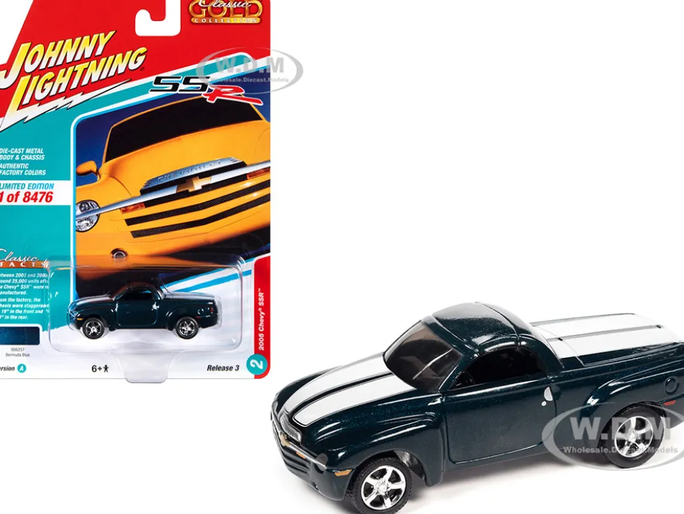 2005 Chevrolet SSR Pickup Truck Bermuda Blue Metallic with White Stripes Classic Gold Collection Series Limited Edition to 8476 pieces Worldwide 1/64 Diecast Model Car Johnny Lightning JLCG030-JLSP279A