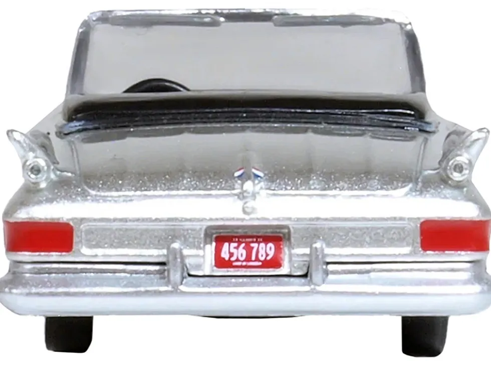 1961 Chrysler 300G Convertible Sheffield Silver Metallic 1/87 (HO) Scale Diecast Model Car by Oxford Diecast