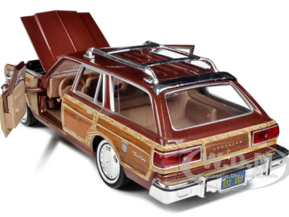 1979 Chrysler Lebaron Town and Country Burgundy 1/24 Diecast Model Car Motormax 73331