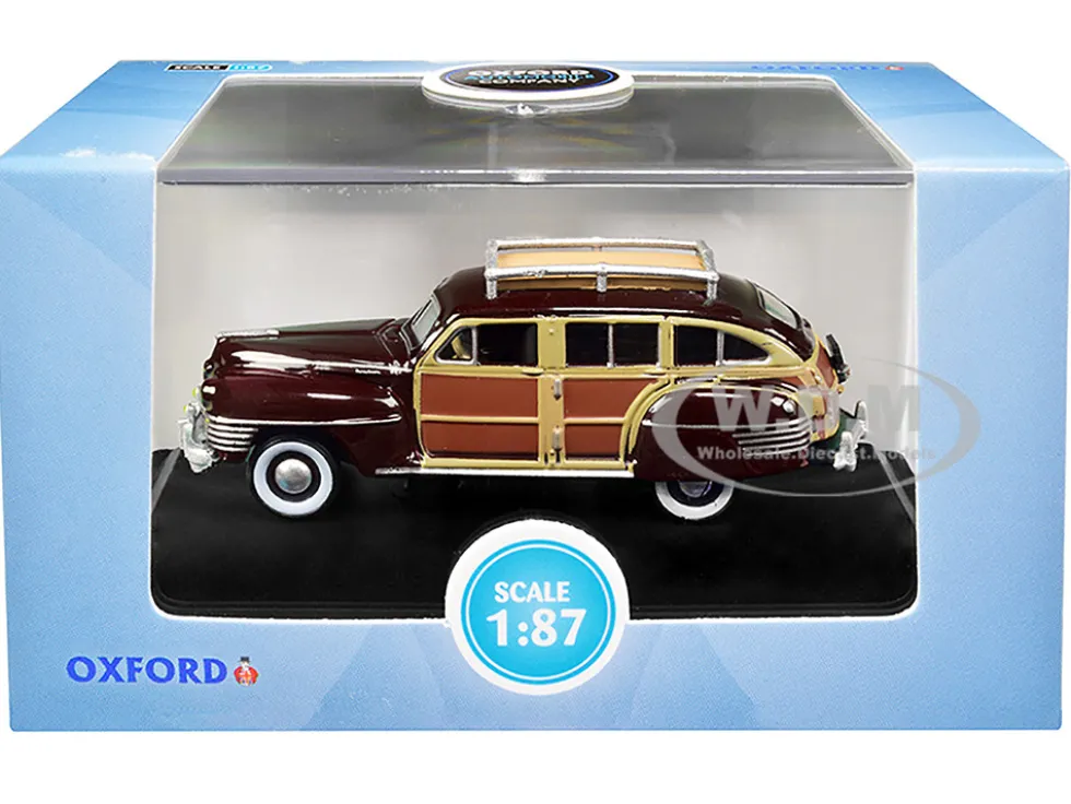 1942 Chrysler Town and Country Woody Wagon Regal Maroon Roof Rack 1/87 HO Scale Diecast Model Car Oxford Diecast 87CB42001