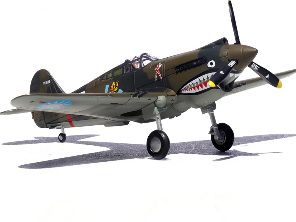 Curtiss P-40B/C Warhawk Fighter Aircraft "White 47, Robert T. Smith, 3rd Squadron, Hell's Angels, Chinese Air Force, Burma" (1942) 1st American Volunteer Group 1/72 Diecast Model Airplane by Legion