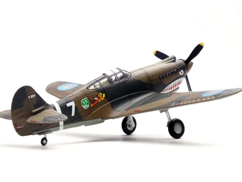 Curtiss P-40B/C Warhawk Fighter Aircraft "White 7, 1st Squadron, Flying Tigers, Chinese Air Force" (1942) 1st American Volunteer Group 1/72 Diecast Model Airplane by Legion