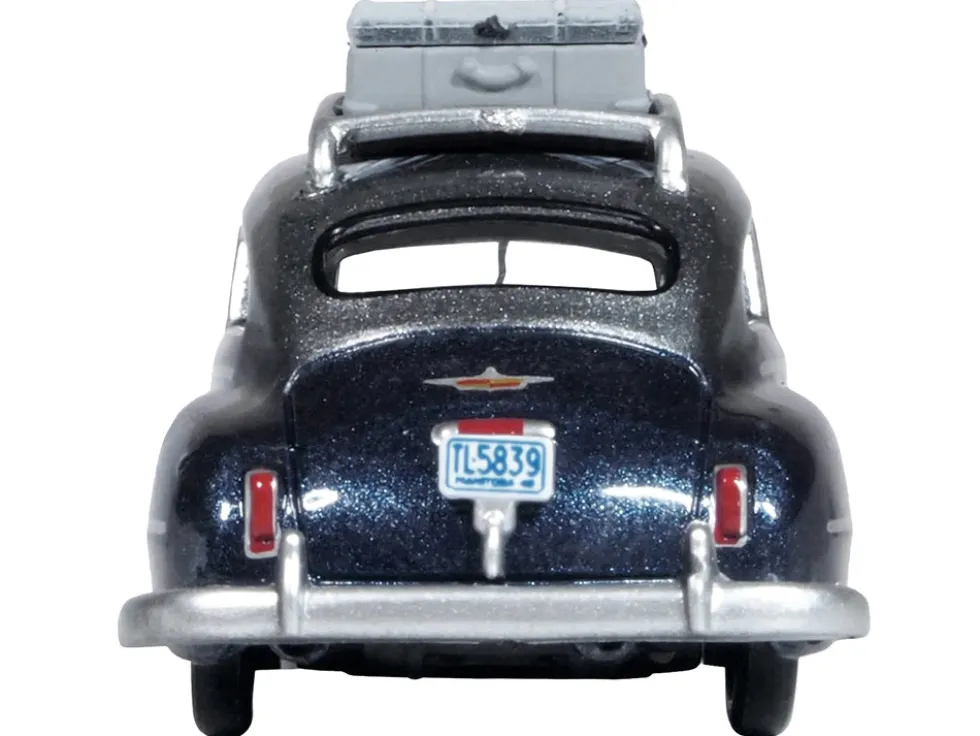 1946 DeSoto Suburban Roof Rack Luggage Butterfly Blue Metallic Crystal Gray Top 1/87 HO Scale Diecast Model Car Oxford Diecast 87DS46004