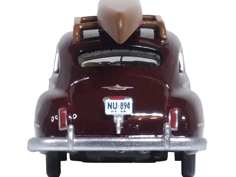 1946 DeSoto Suburban with Roof Rack and Canoe Royal Maroon 1/87 (HO) Scale Diecast Model Car by Oxford Diecast