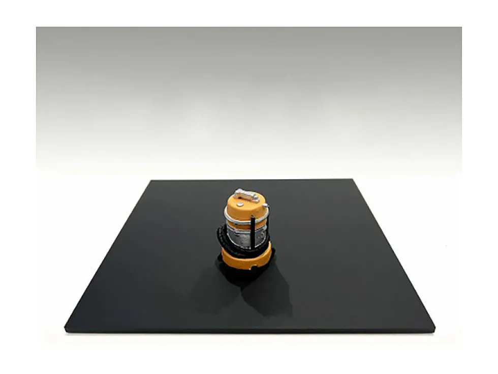 Detail Masters Figure 6 Wet/Dry Vac for 1/24 Scale Models American Diorama 24606