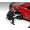Detail Masters Figure 1 Wheel Cleaning for 1/24 Scale Models American Diorama 24601