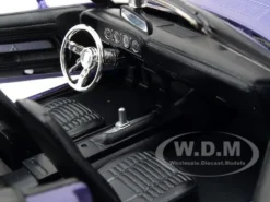 1970 Dodge Challenger R/T Convertible Purple1/24 Diecast Model Car Maisto 31264
