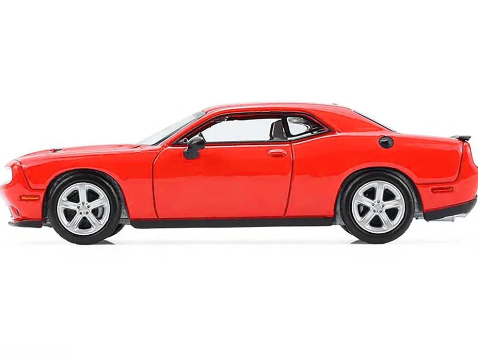 2016 Dodge Challenger RT Torred "GreenLight Muscle" Series 30 1/64 Diecast Model Car by Greenlight