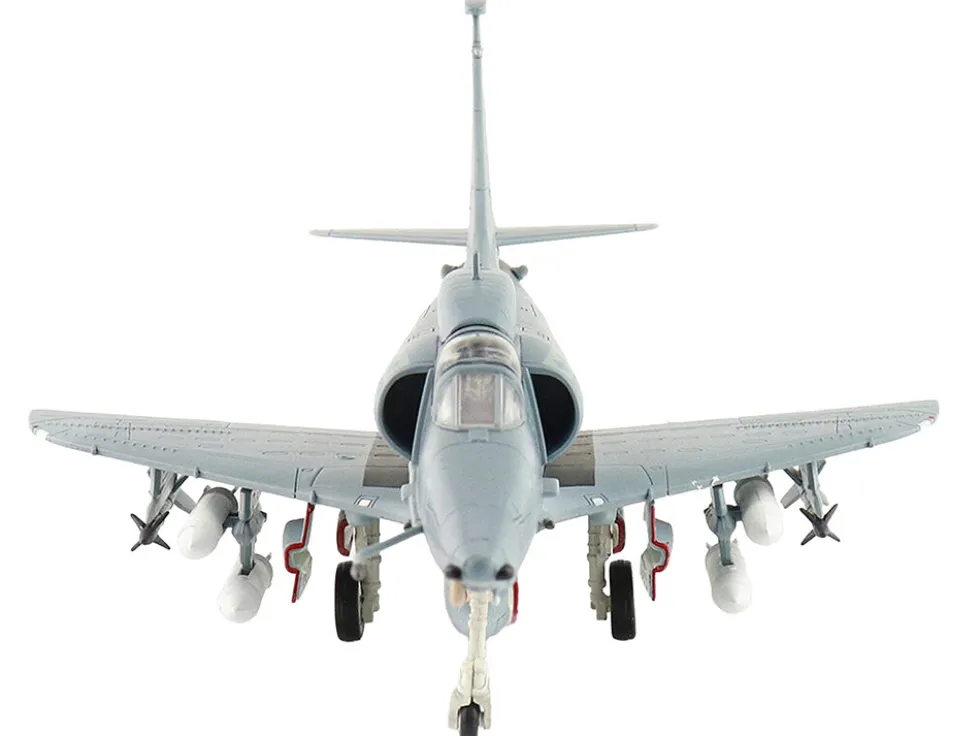 Douglas A-4M Skyhawk Aircraft "VMA-131 Diamondbacks" (1993) United States Marines "Air Power Series" 1/72 Diecast Model by Hobby Master
