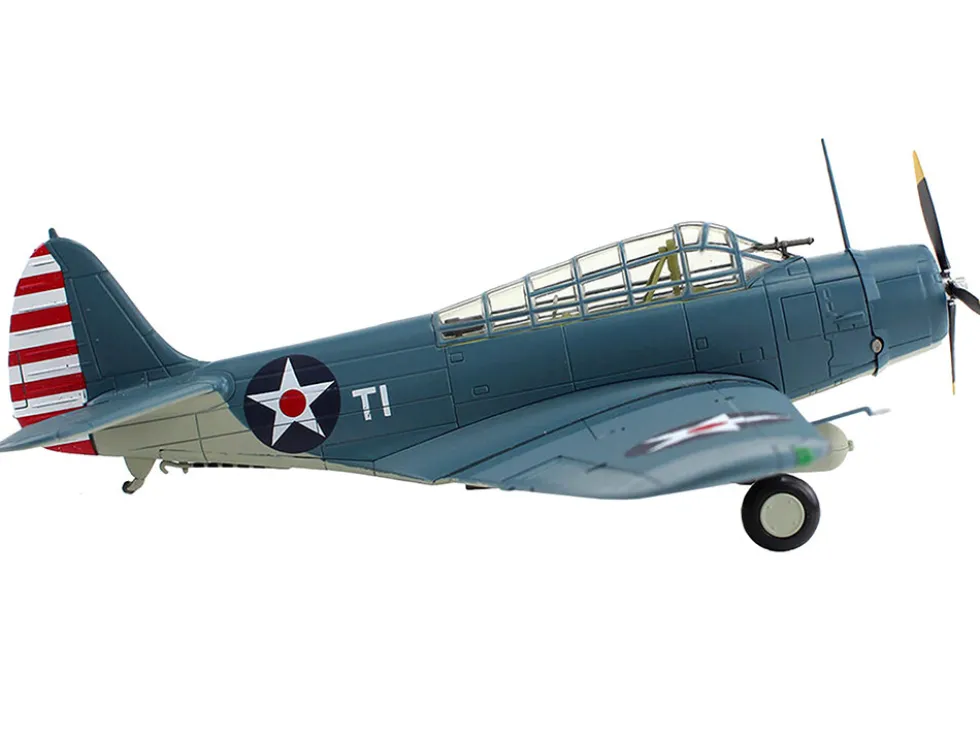 Douglas TBD-1 Devastator Bomber Aircraft "Lt. Cdr. James Brett, VT-2, USS Lexington" (1942) United States Navy "SkyMax Models" Series 1/72 Diecast Model by Hobby Master