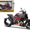 Ducati Diavel Red Carbon 1/12 Diecast Motorcycle Model Maisto 31196