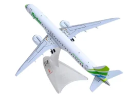 Embraer E195-E2 Commercial Aircraft "Binter Canarias" (EC-NEZ) White with Green Striped Tail 1/200 Diecast Model Airplane by Herpa