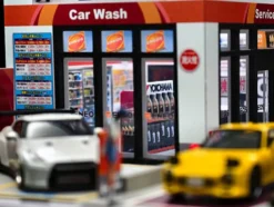 Eneos Japan Gas Station Diorama Set "American Diorama X G-Fans" Series for 1/64 Scale Models by American Diorama