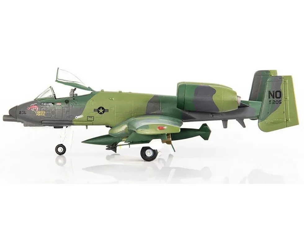 Fairchild Republic A-10 Thunderbolt II Attack Aircraft "23rd Tactical Fighter Wing, 706th Fighter Squadron, Operation Desert Storm" (1991) United States Air Force 1/144 Diecast Model by JC Wings