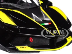 Ferrari FXX-K #44 Black Signature Series 1/18 Diecast Model Car Bburago 16907