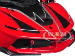 Ferrari FXX-K #88 Red Signature Series 1/18 Diecast Model Car Bburago 16907
