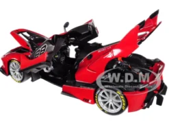 Ferrari FXX-K #88 Red Signature Series 1/18 Diecast Model Car Bburago 16907